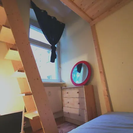 Typical Altbau In The Heart Of Wedding Daire *