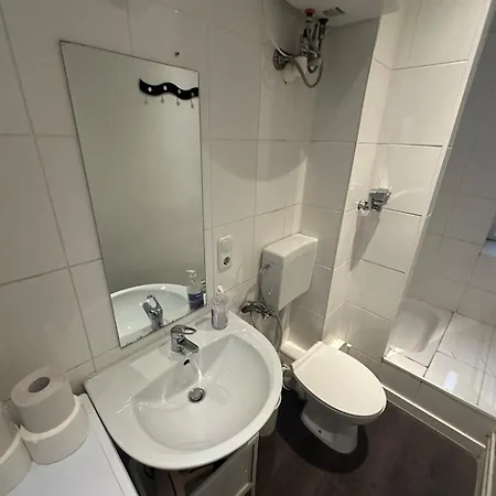 Lägenhet Typical Altbau In The Heart Of Wedding