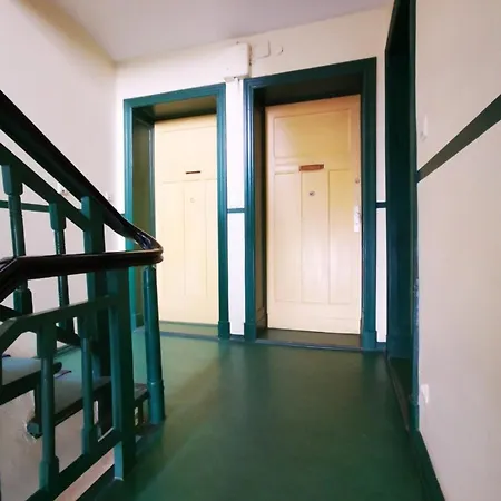 Typical Altbau In The Heart Of Wedding 베를린
